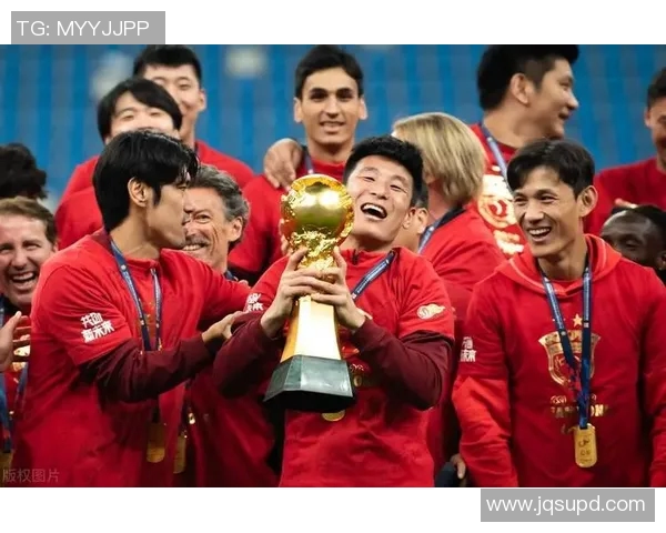 京都与水户的精彩对决赛果揭晓球迷热议比赛亮点与精彩瞬间 京都与水户的精彩对决赛果揭晓球迷热议比赛亮点与精彩瞬间