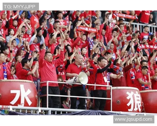 大秦之水与杭州绿城的精彩对决展现足球魅力与团队精神 大秦之水与杭州绿城的精彩对决展现足球魅力与团队精神