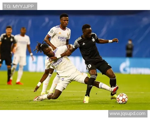 2003年尤文图斯与皇家马德里的经典对决回顾与分析 2003年尤文图斯与皇家马德里的经典对决回顾与分析