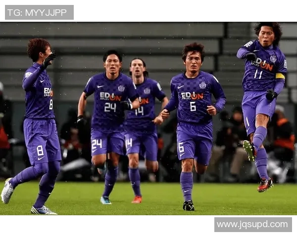 广岛三箭迎战熊本深红力争主场胜利展现强大实力 广岛三箭迎战熊本深红力争主场胜利展现强大实力