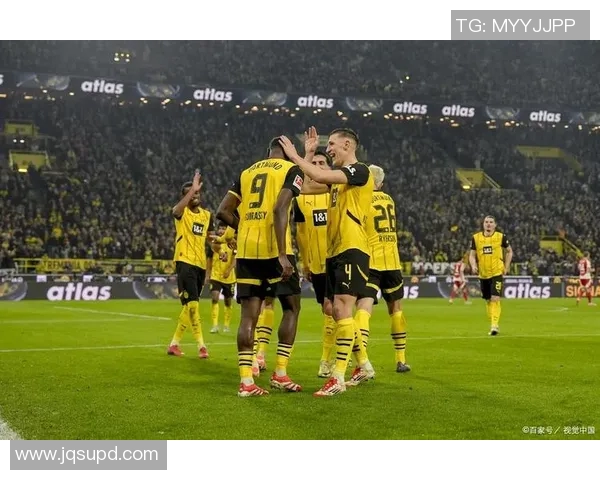 拜仁慕尼黑主场大胜多特蒙德四球零封展现强大实力 拜仁慕尼黑主场大胜多特蒙德四球零封展现强大实力