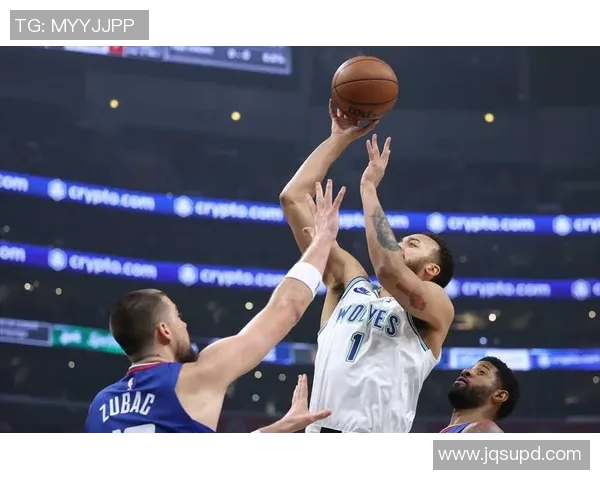 快船与森林狼激战正酣谁能在西部争夺战中占得先机 快船与森林狼激战正酣谁能在西部争夺战中占得先机