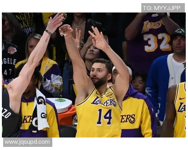 湖人对决爵士精彩录像回放分析全场亮点与关键时刻回顾 湖人对决爵士精彩录像回放分析全场亮点与关键时刻回顾